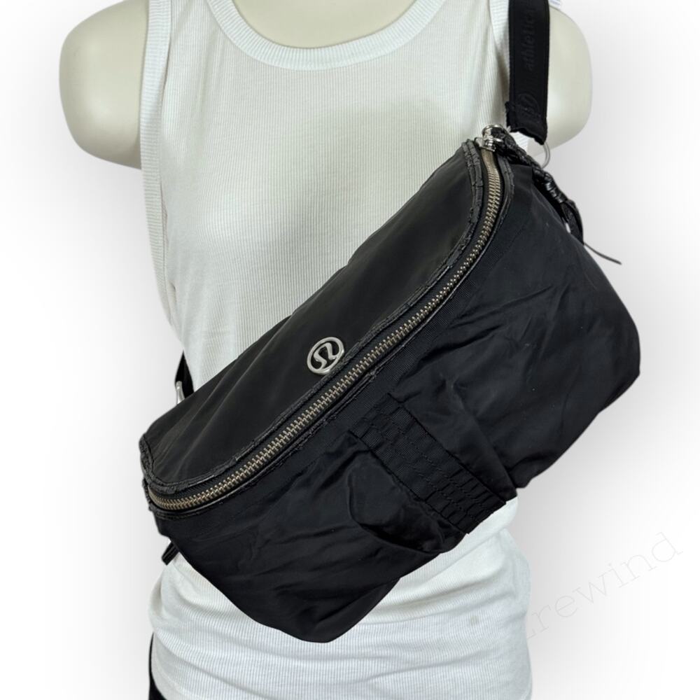 Lululemon Good Fortune Crossbody Festival Bag Black Silver Fanny Pack Belt Bag